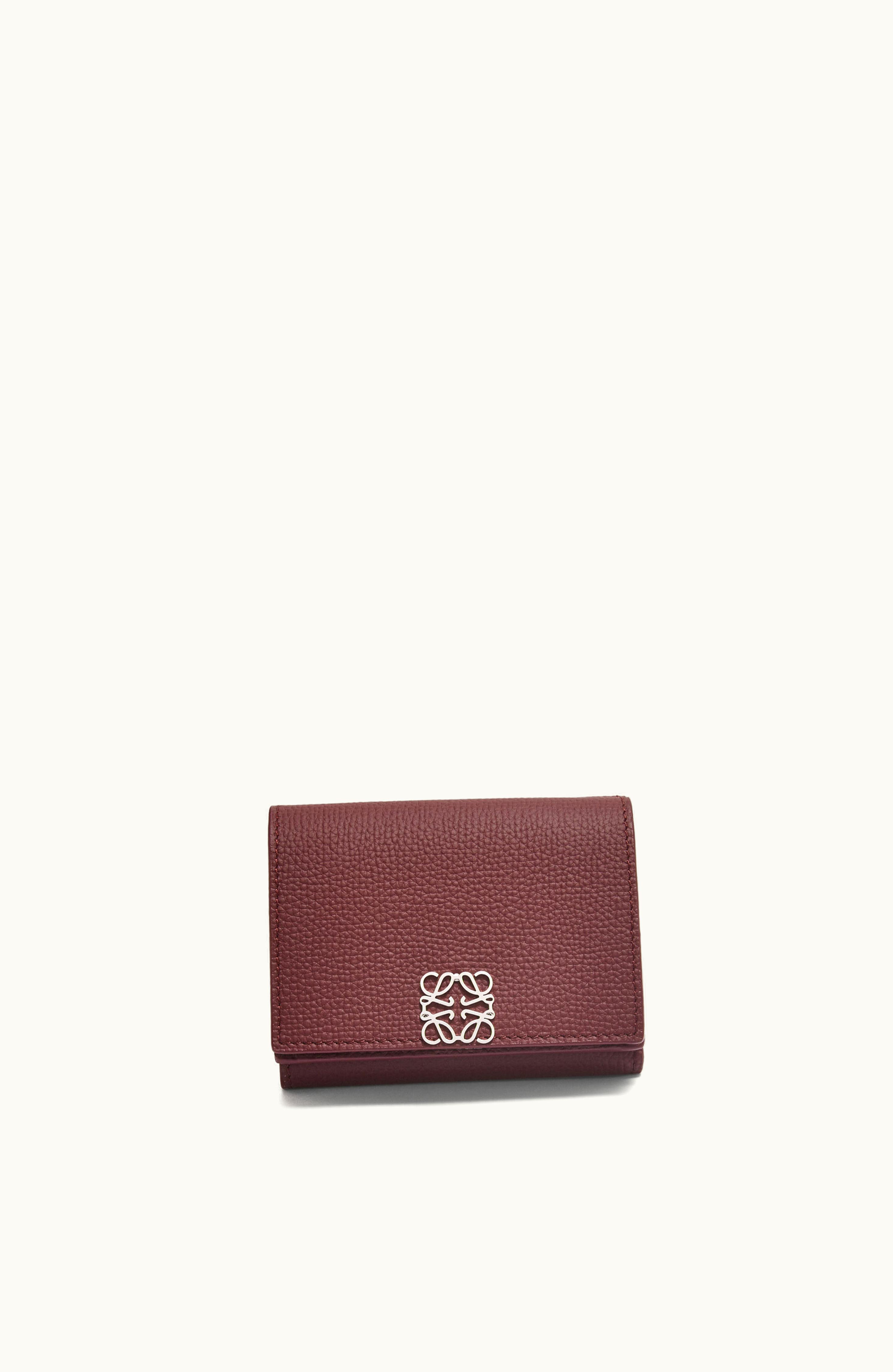 Loewe Loewe Anagram Trifold Wallet In Pebble Grain Calfskin Burgundy