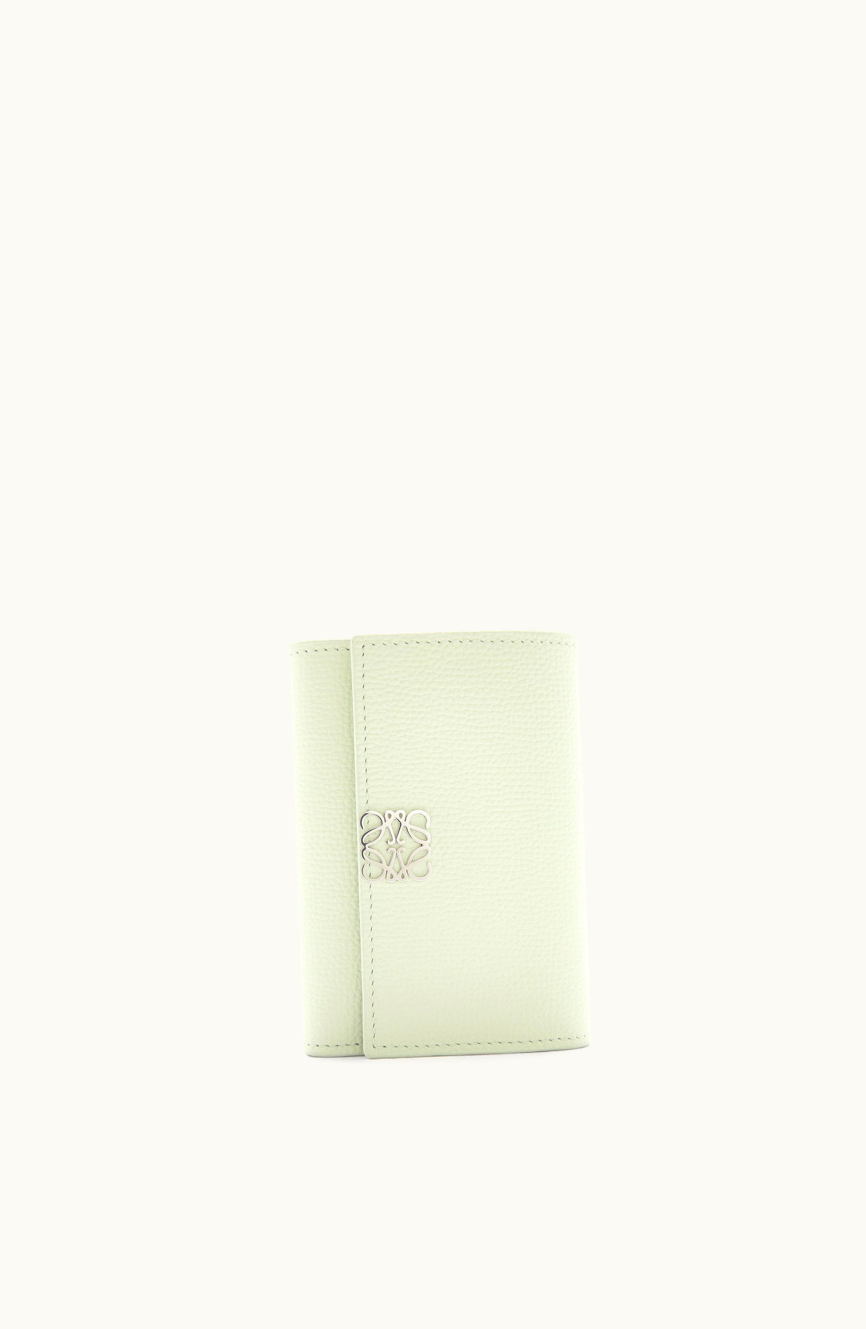 Loewe Loewe Anagram Small Vertical Wallet In Pebble Grain Calfskin Spring Jade