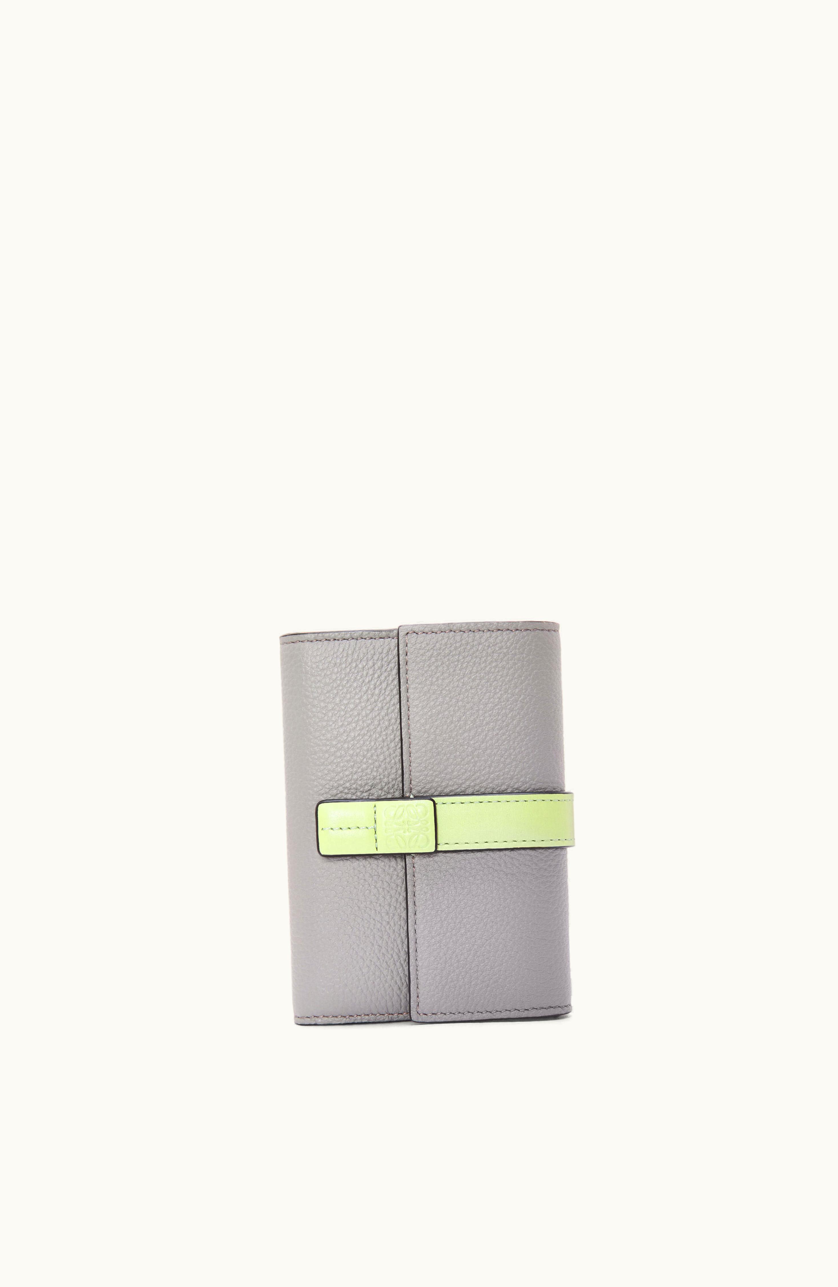 Loewe Loewe Small Vertical Wallet In Soft Grained Calfskin Pearl Grey / Light Pale Green
