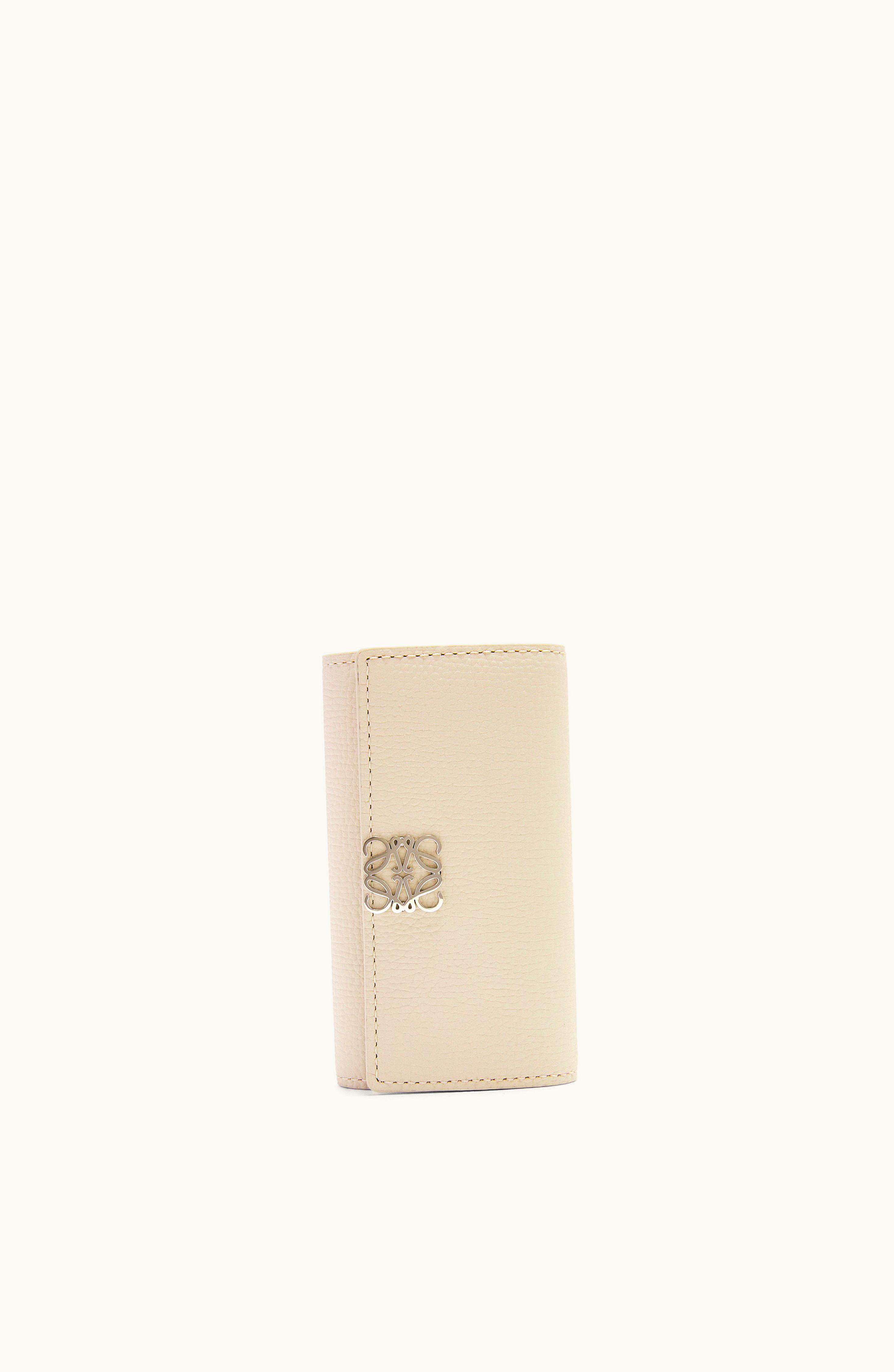 Loewe Loewe Anagram Key Case In Pebble Grain Calfskin Light Ghost
