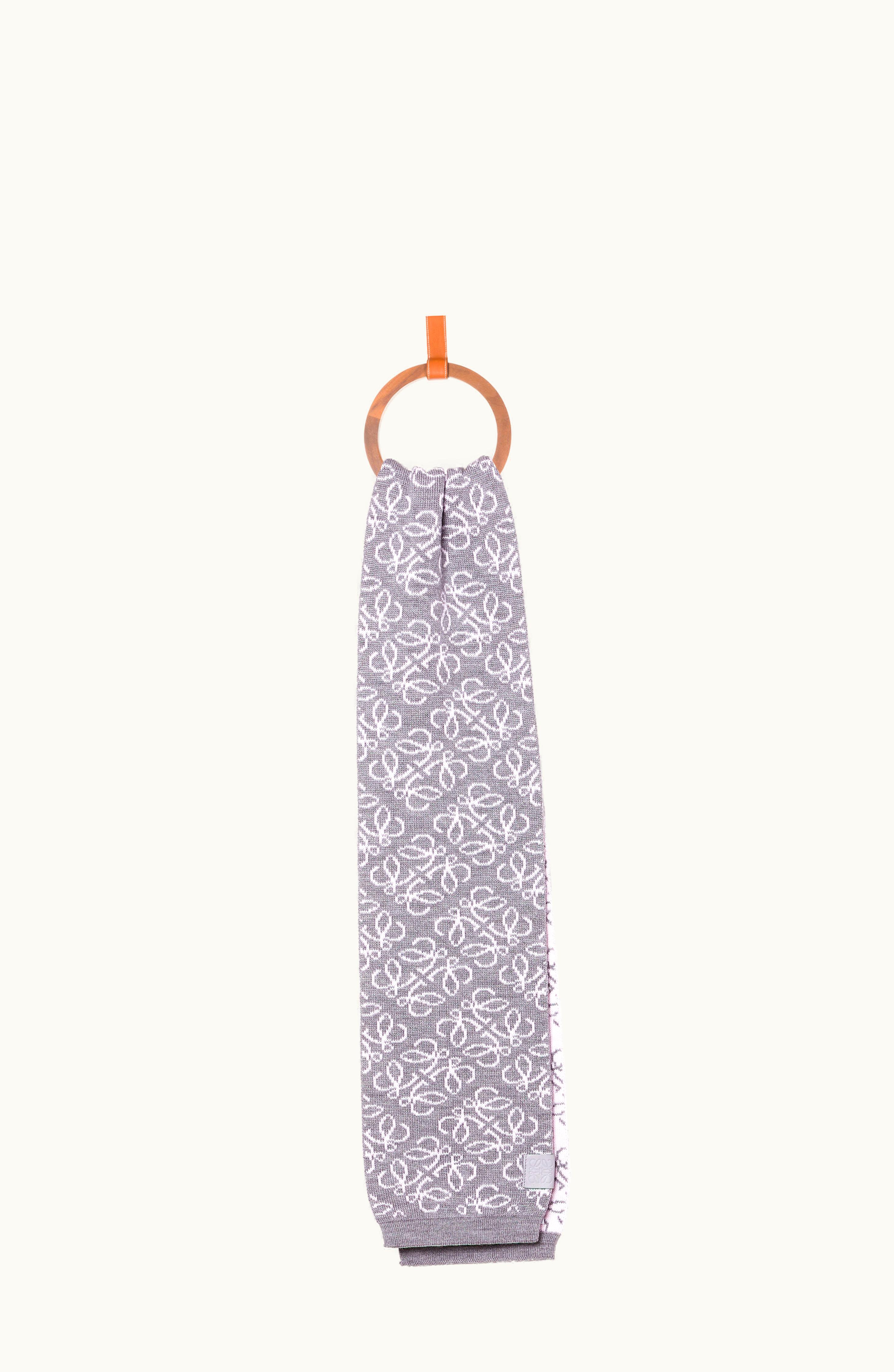Loewe Loewe All-over Anagram Scarf In Wool Grey / Pink