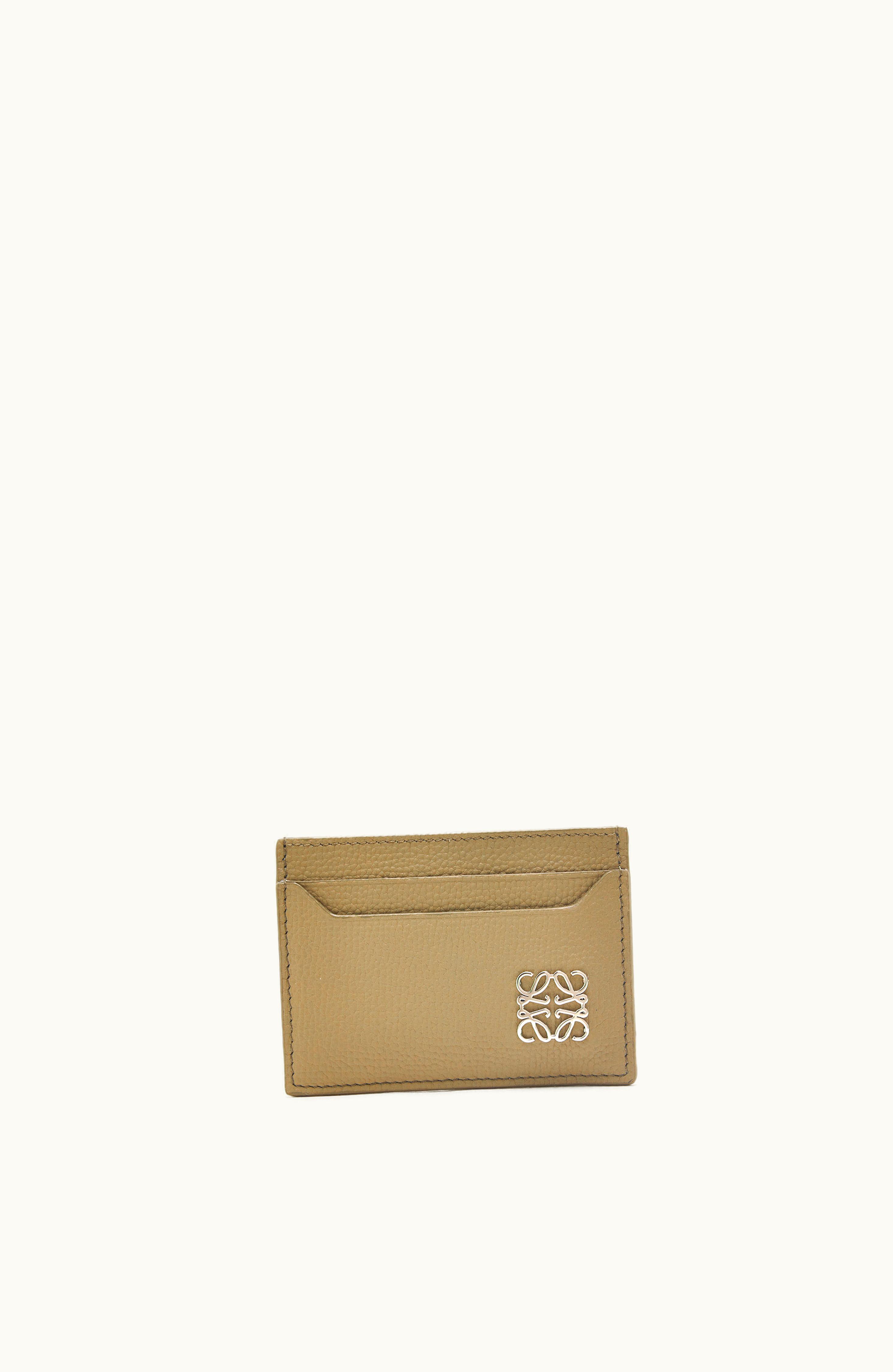 Loewe Loewe Anagram Plain Cardholder In Pebble Grain Calfskin Artichoke Green