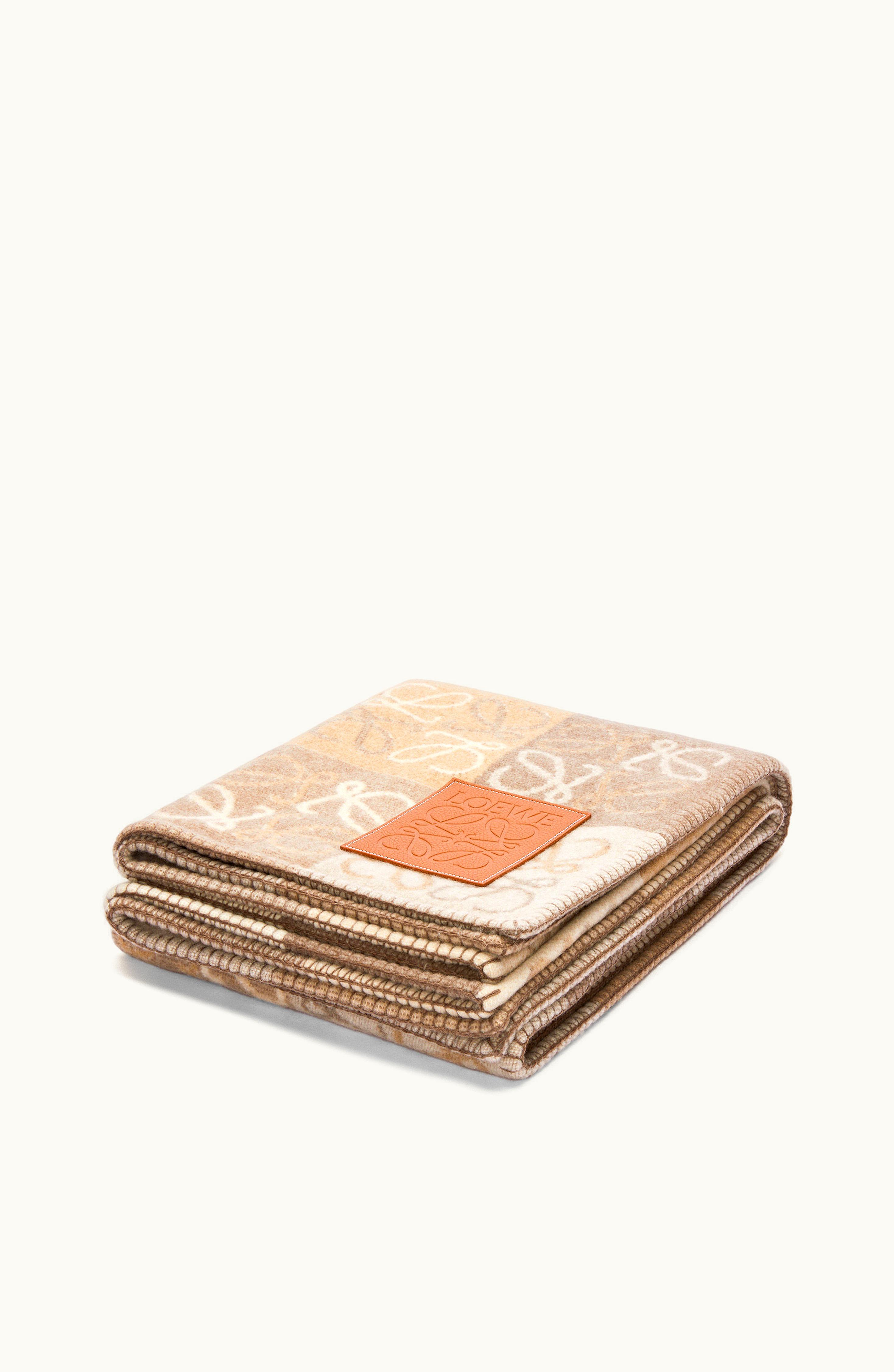 Loewe Loewe Checkerboard Blanket In Wool And Cashmere White / Beige