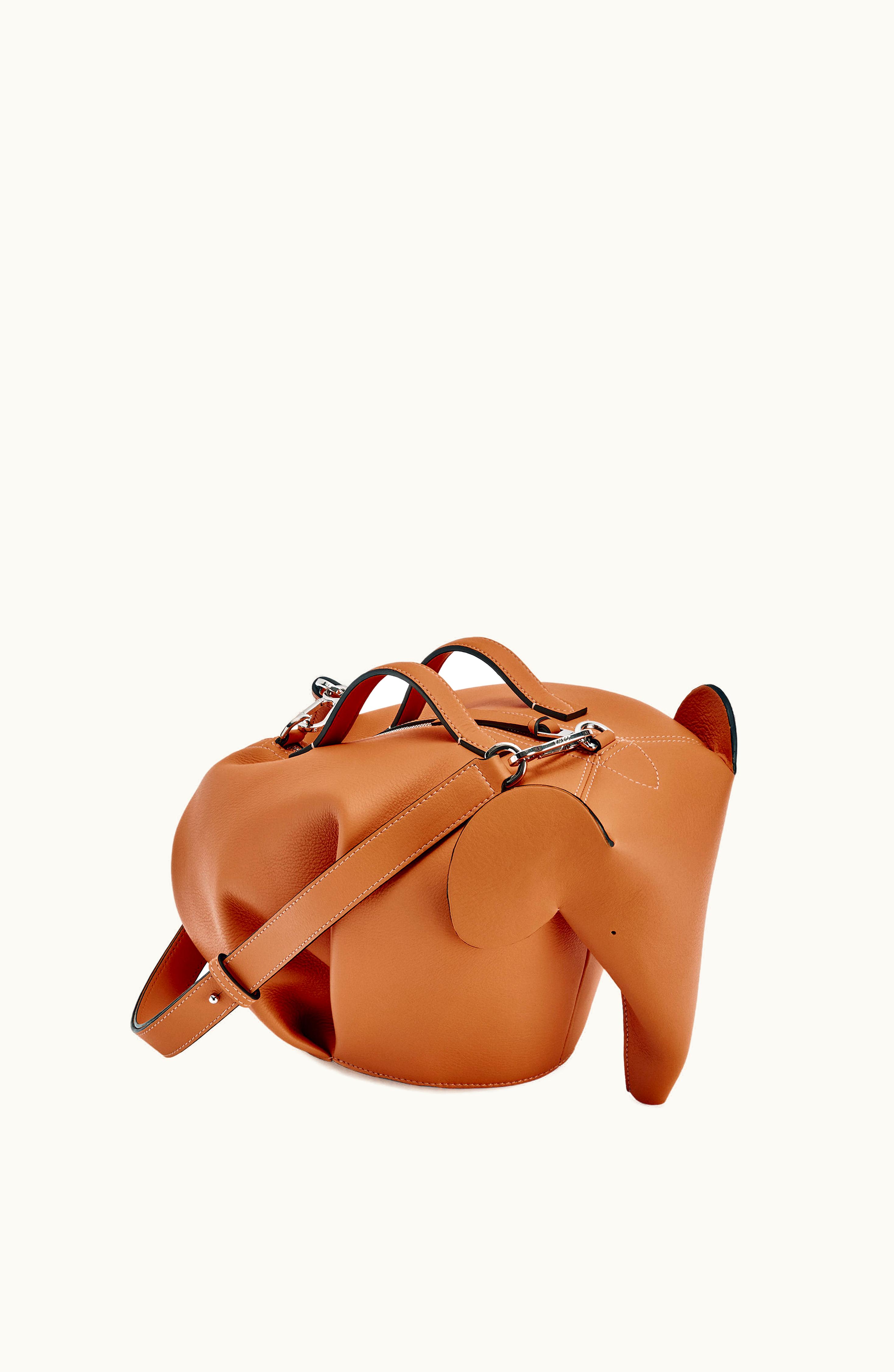 Loewe Loewe Large Elephant Bag In Classic Calfskin Tan