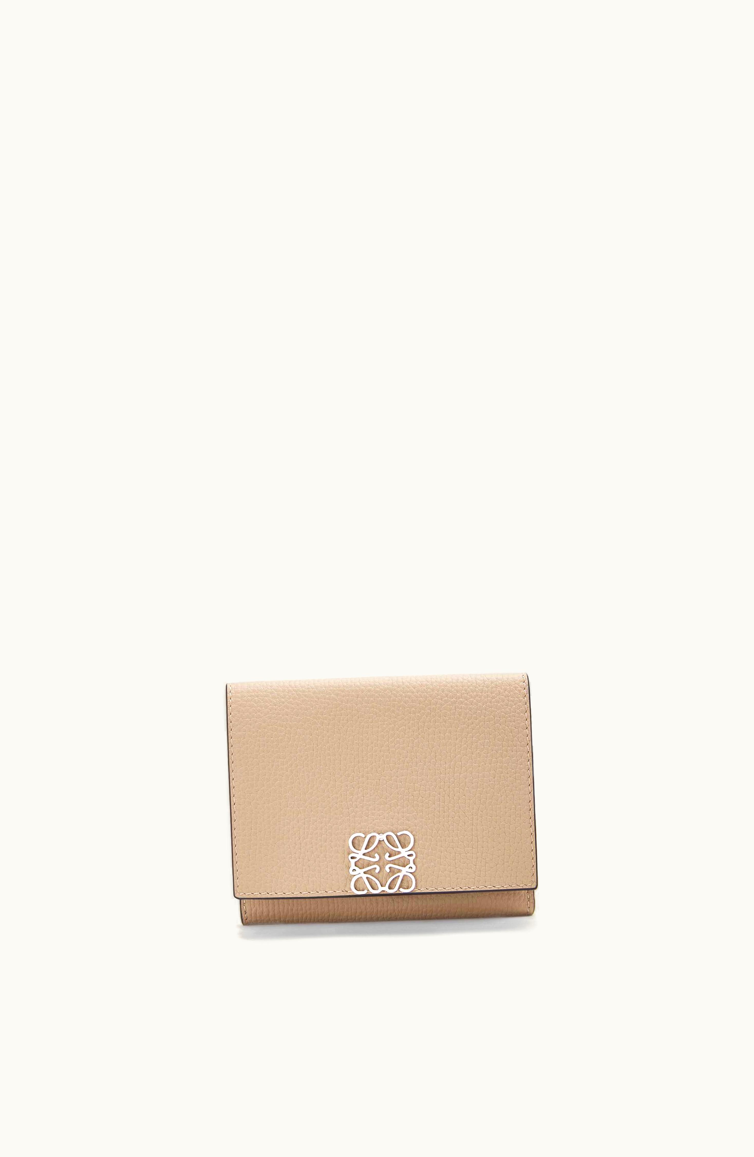 Loewe Loewe Anagram Trifold Wallet In Pebble Grain Calfskin Sand - Sand Calfskin Trifold Wallet