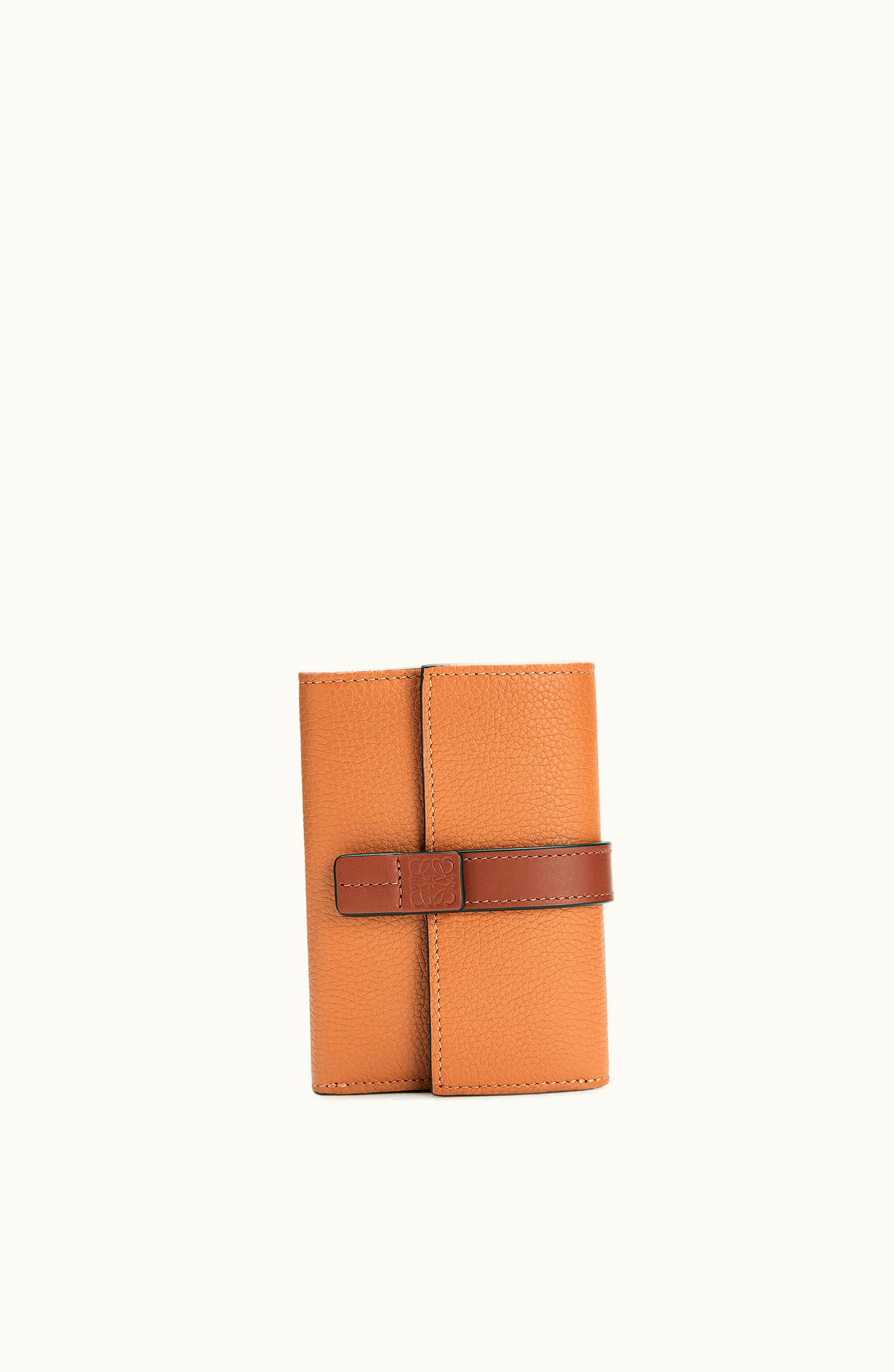 Loewe Loewe Small Vertical Wallet In Soft Grained Calfskin Light Caramel / Pecan