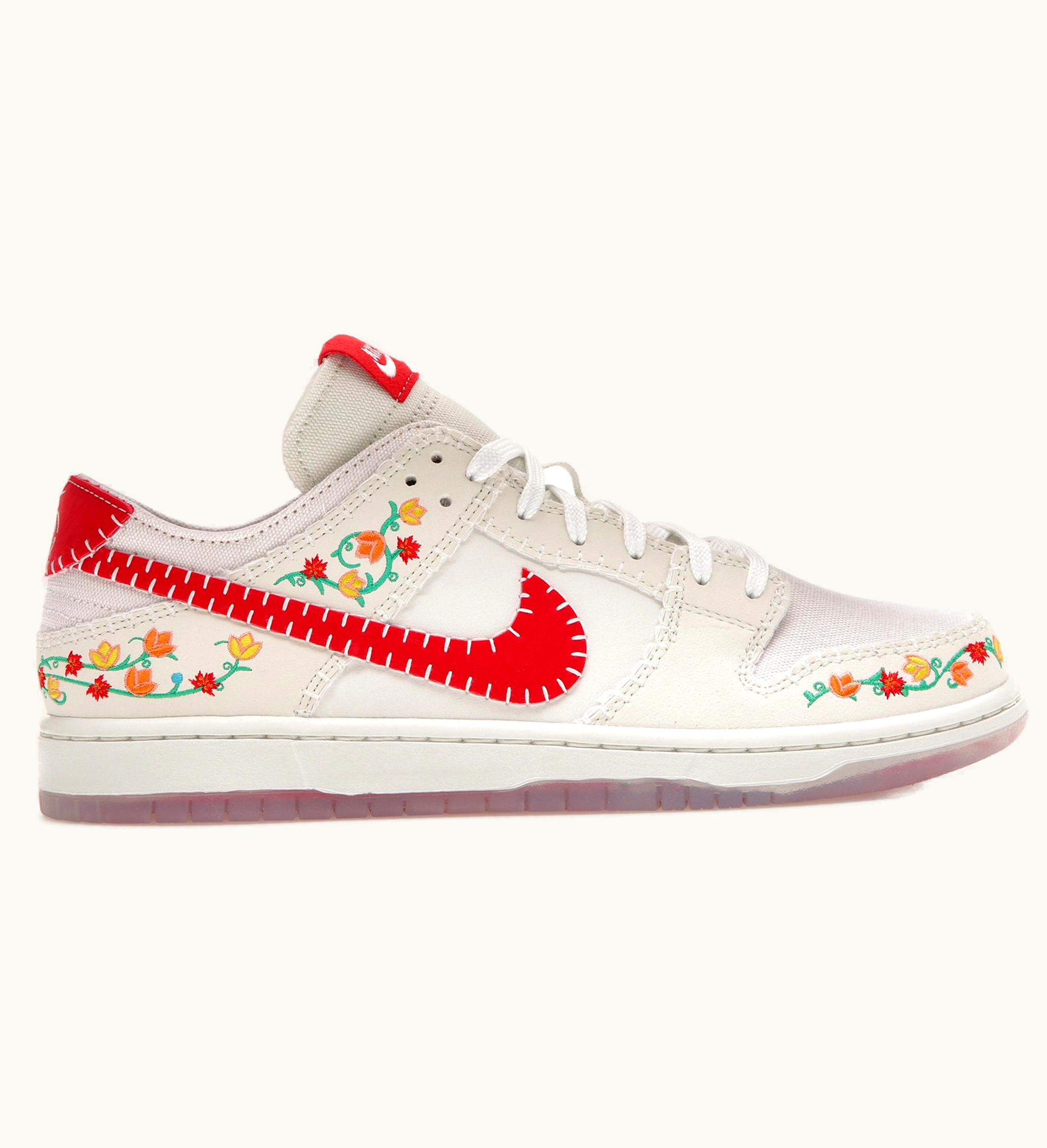 Nike Nike SB Dunk Low Decon N7 Opti Yellow University Red