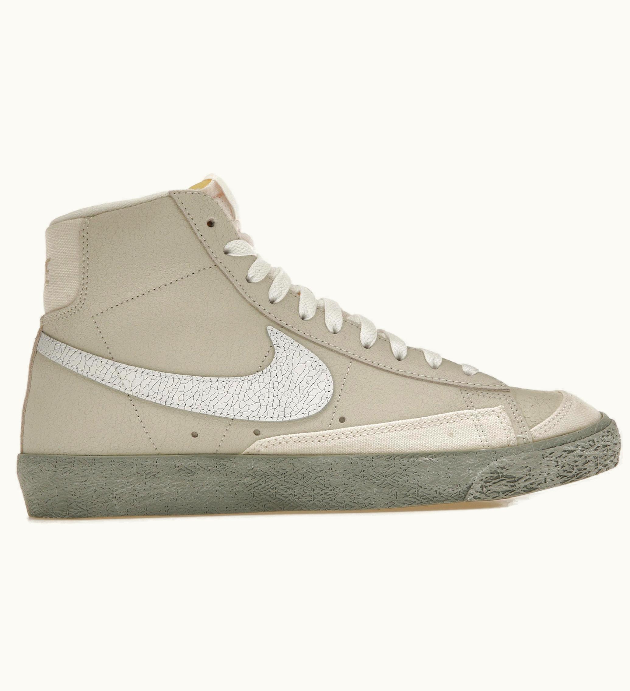 Nike Blazer Mid 77 Emb Summit White Phantom