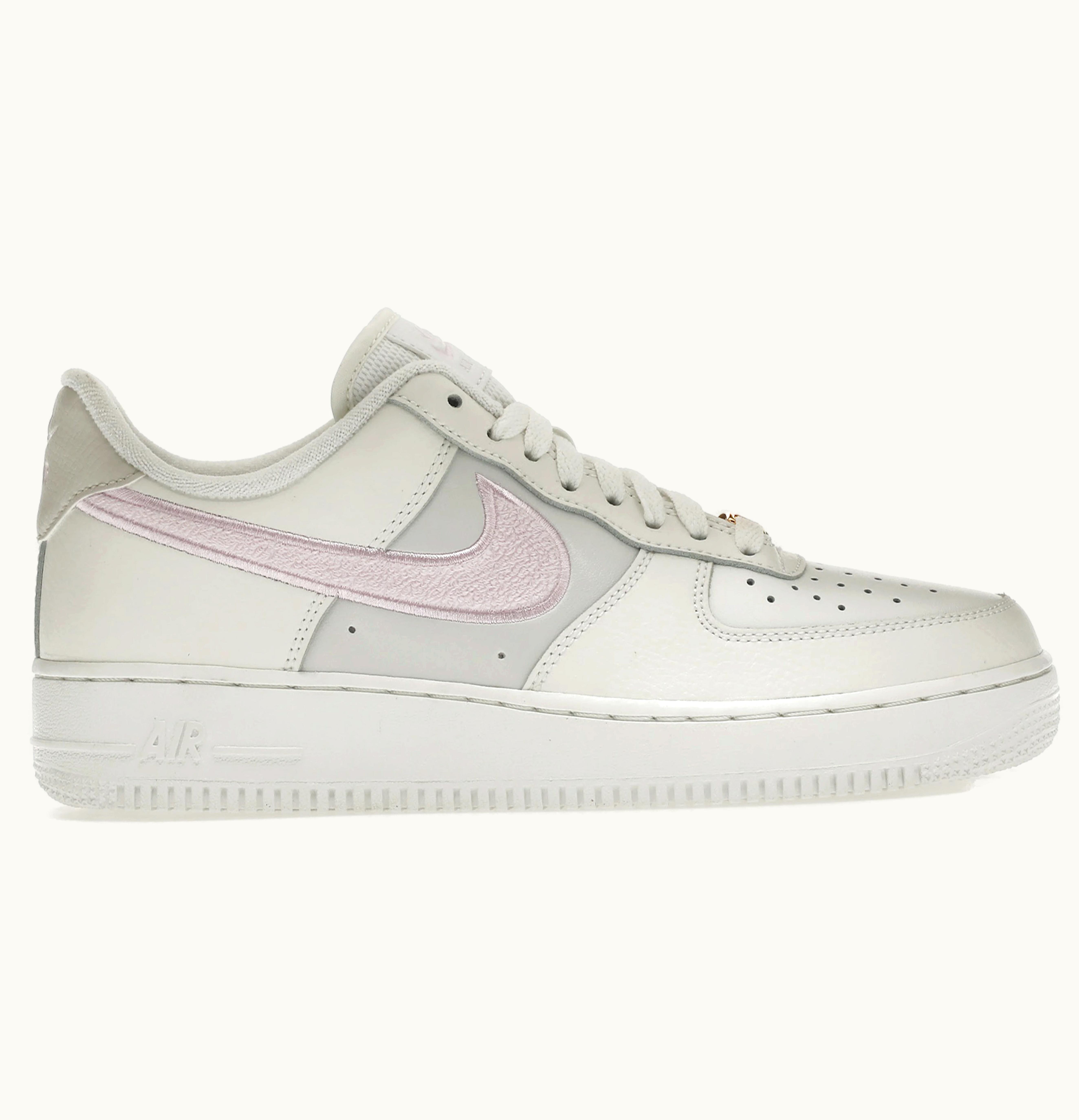 Nike Nike Air Force 1 Low White Pink W