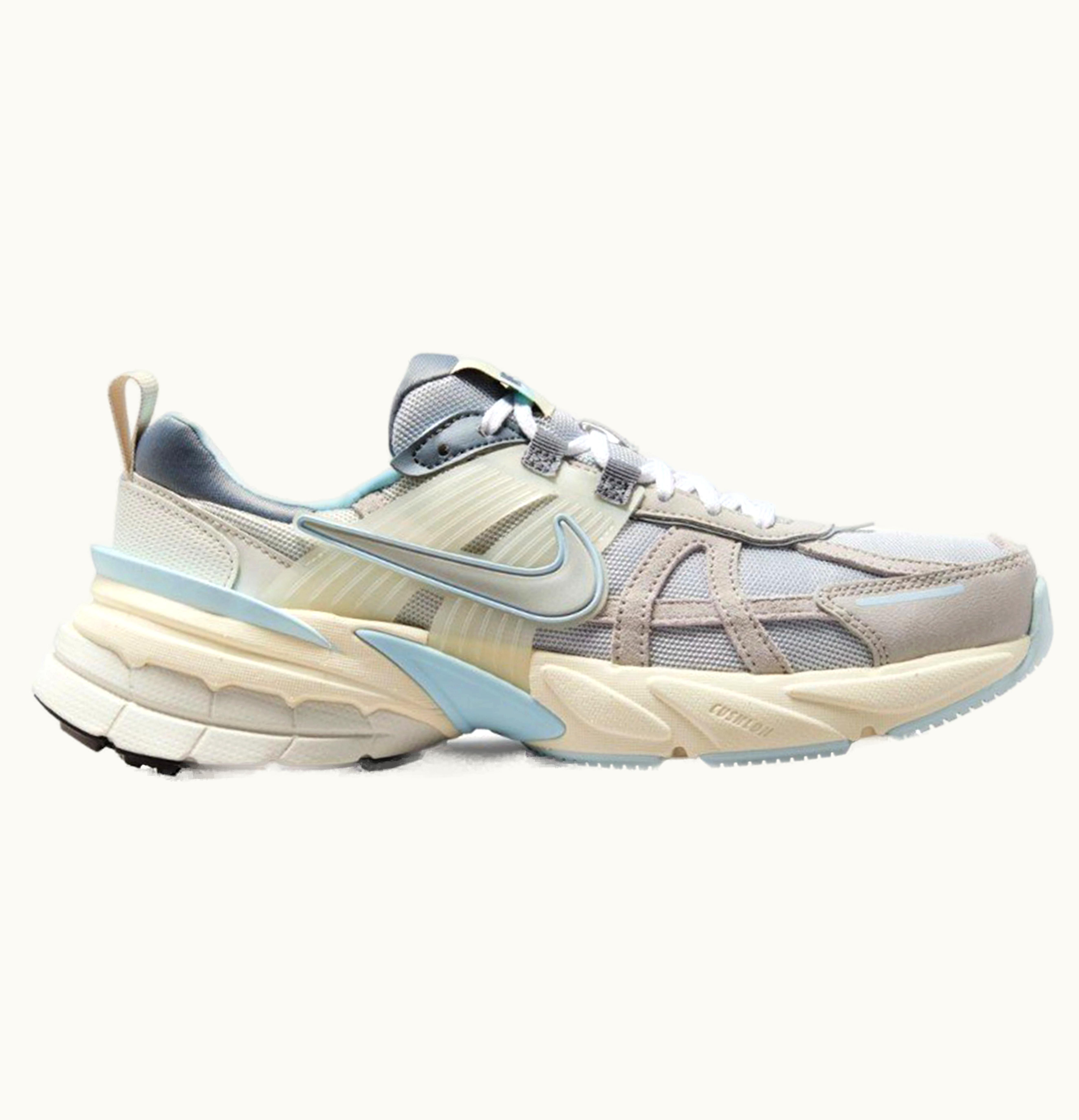 Nike Nike V2k Run Light Bone Metallic Platinum Womens