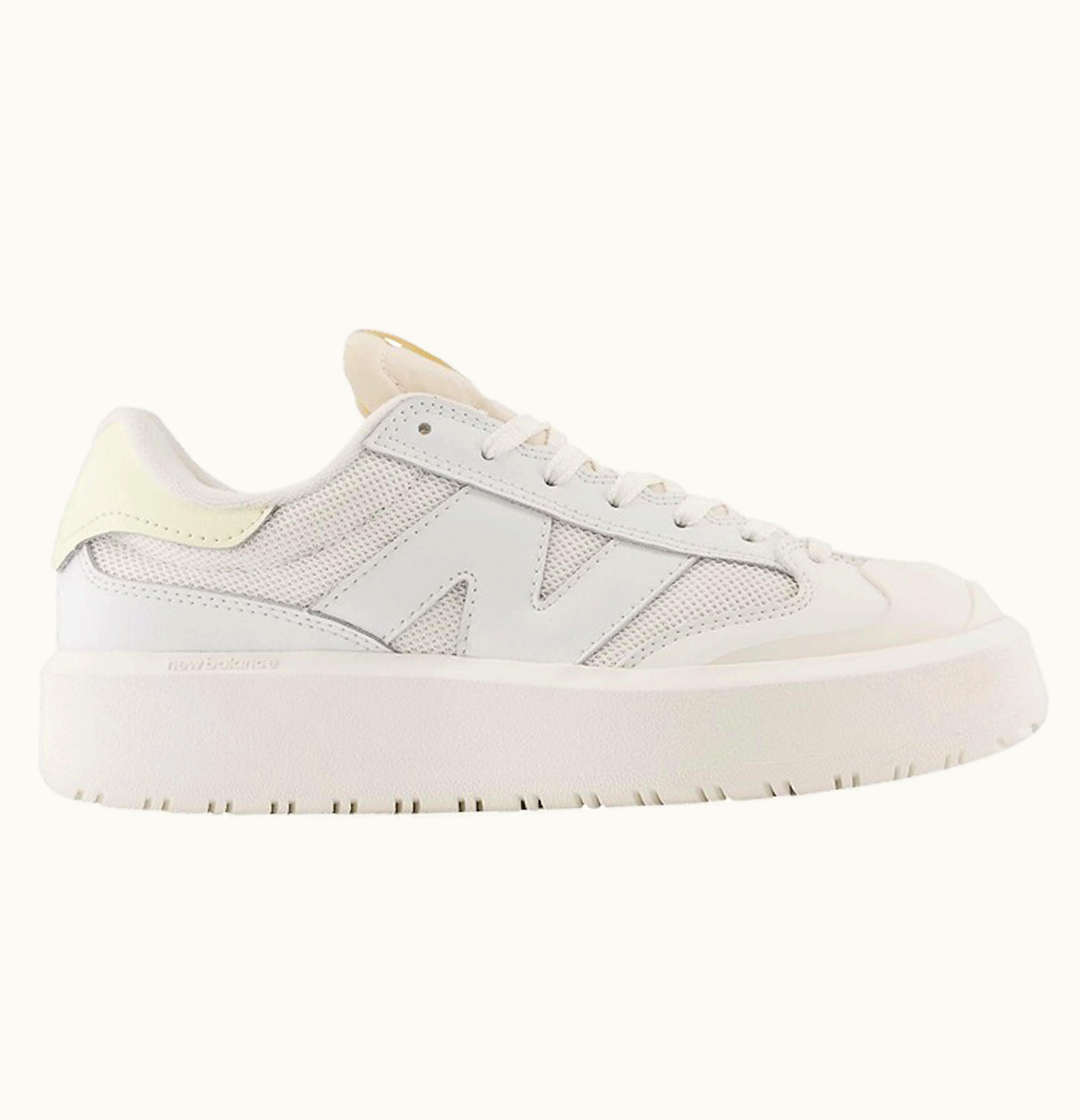 New Balance New Balance 302 White Beige