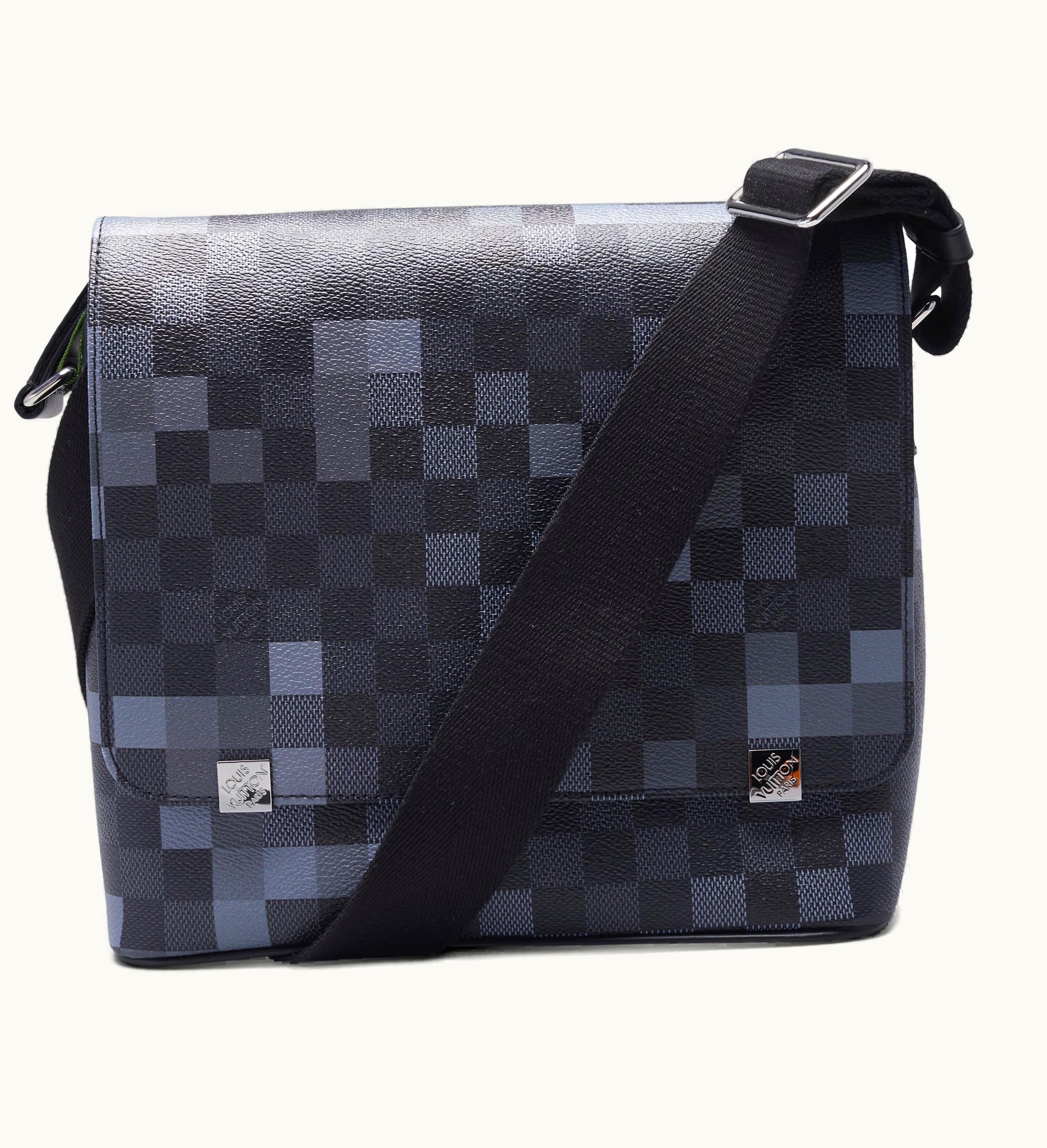 Louis Vuitton Louis Vuitton District PM Damier Graphite Pixel Gris