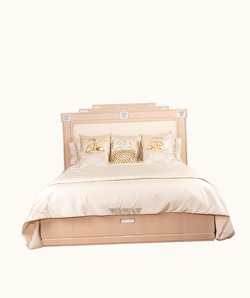 Lalique Lalique Raisins Bed - Clear Crystal, Ivory Silk And Ivory Ash, Large Size