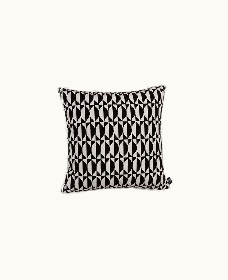 Fornasetti Fornasetti Outdoor Cushion Losanghe In White / Black PILL050E40FOR22BIA