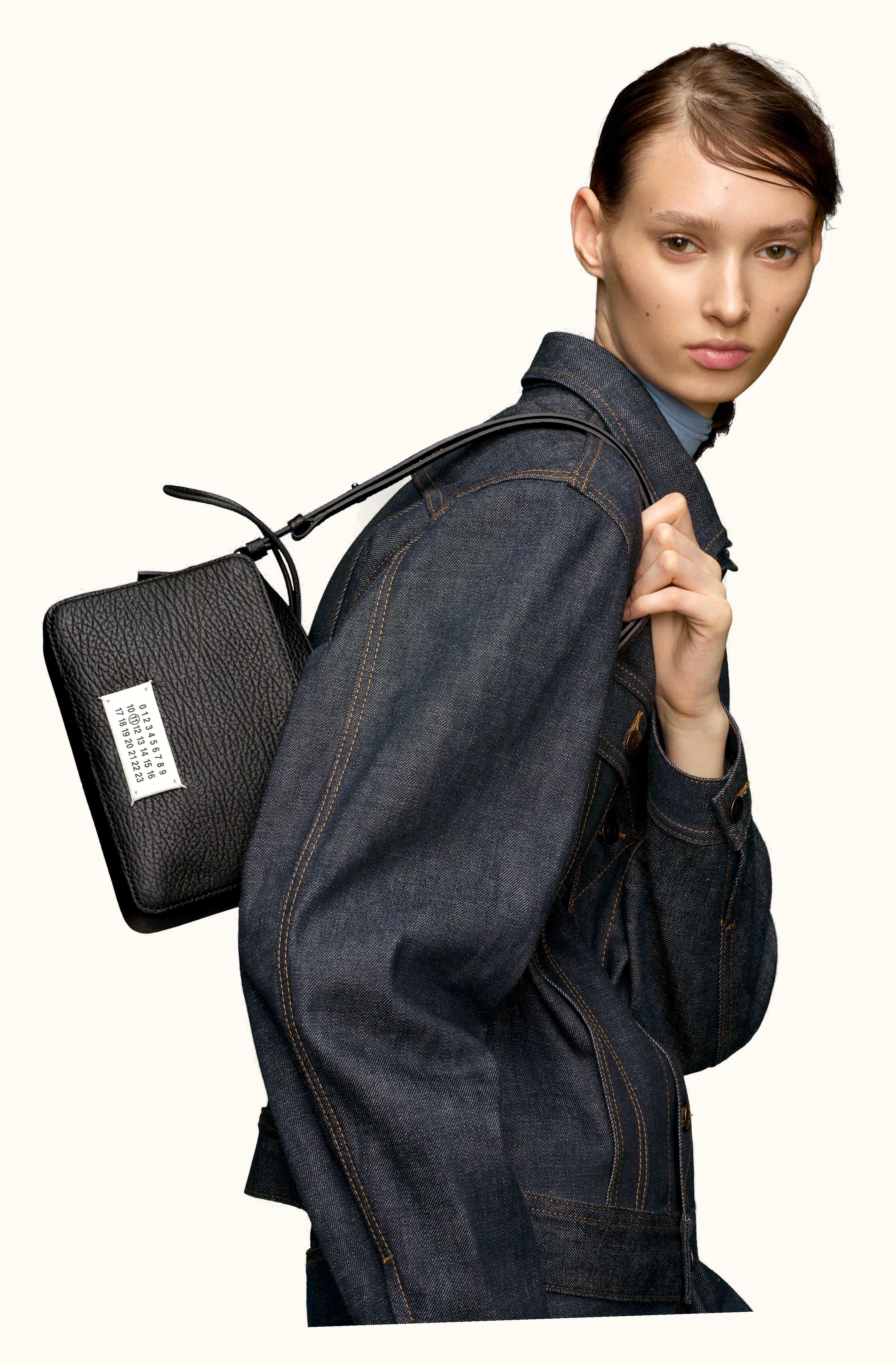 Maison Margiela Maison Margiela 5ac Camera Medium Black Camera Bag Black