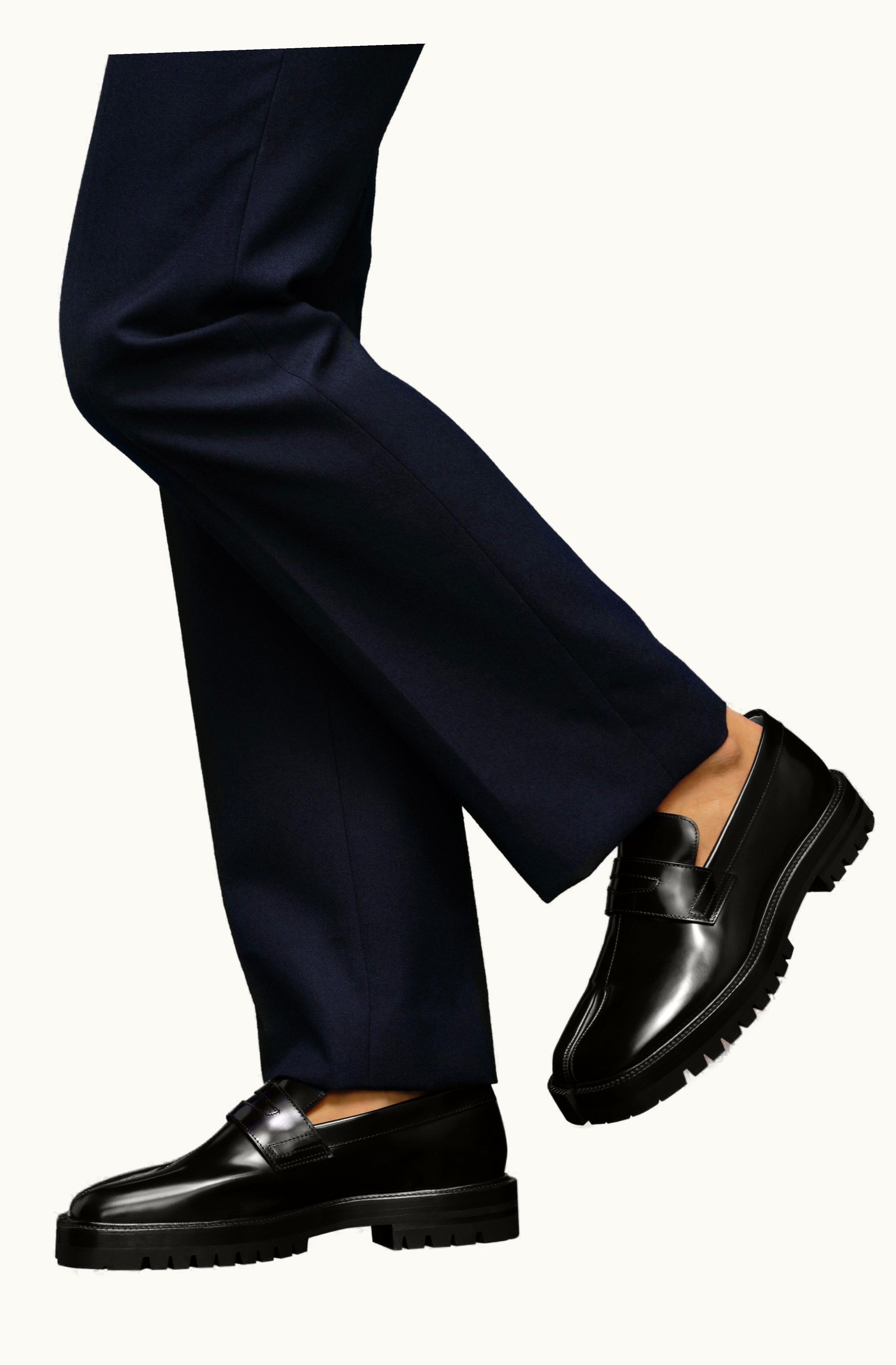 Maison Margiela Maison Margiela Women's Tabi Loafers Brushed Calfskin Black