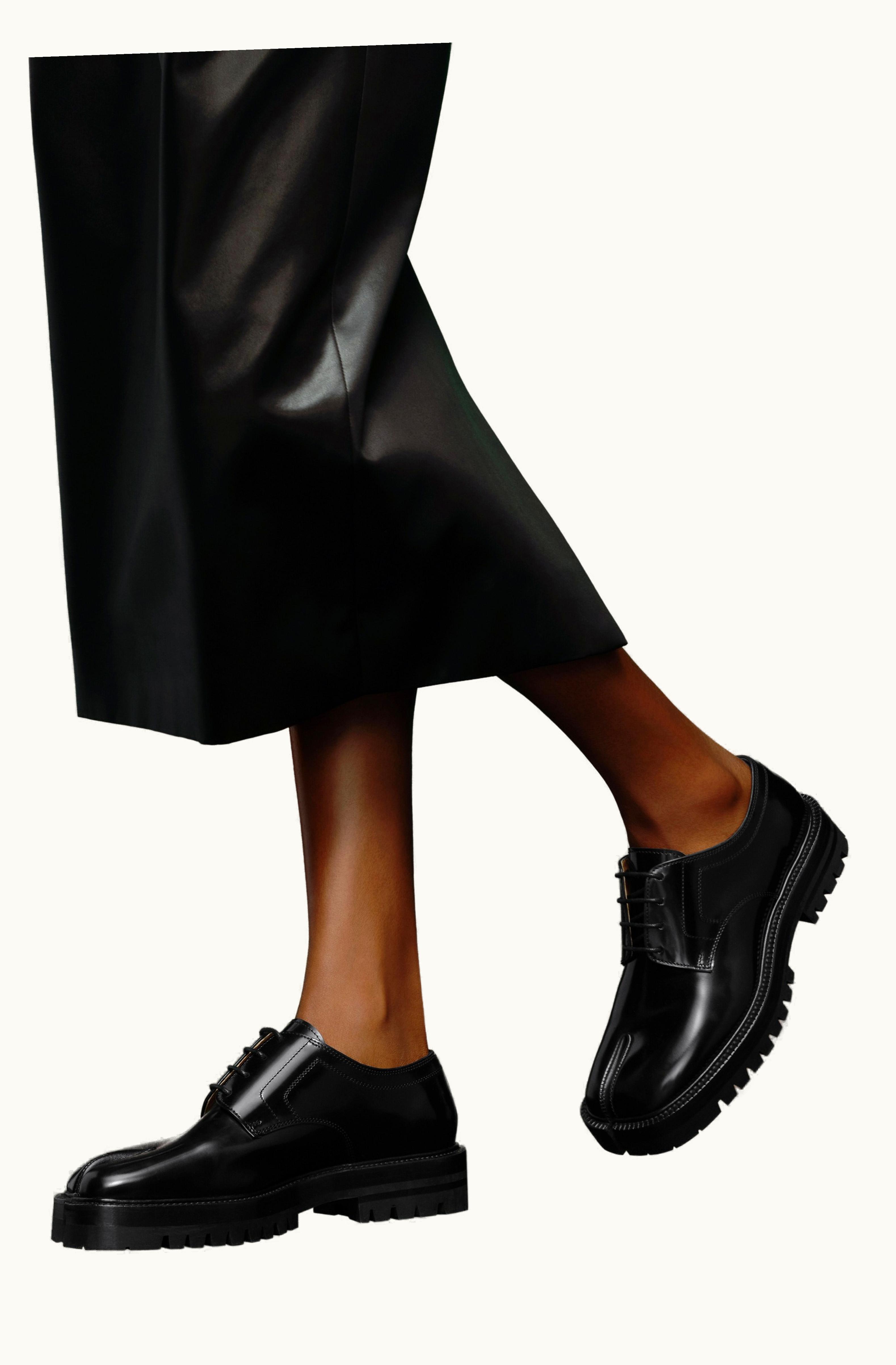 Maison Margiela Maison Margiela Tabi Lace-Ups: Designer Split-Toe Shoes Black