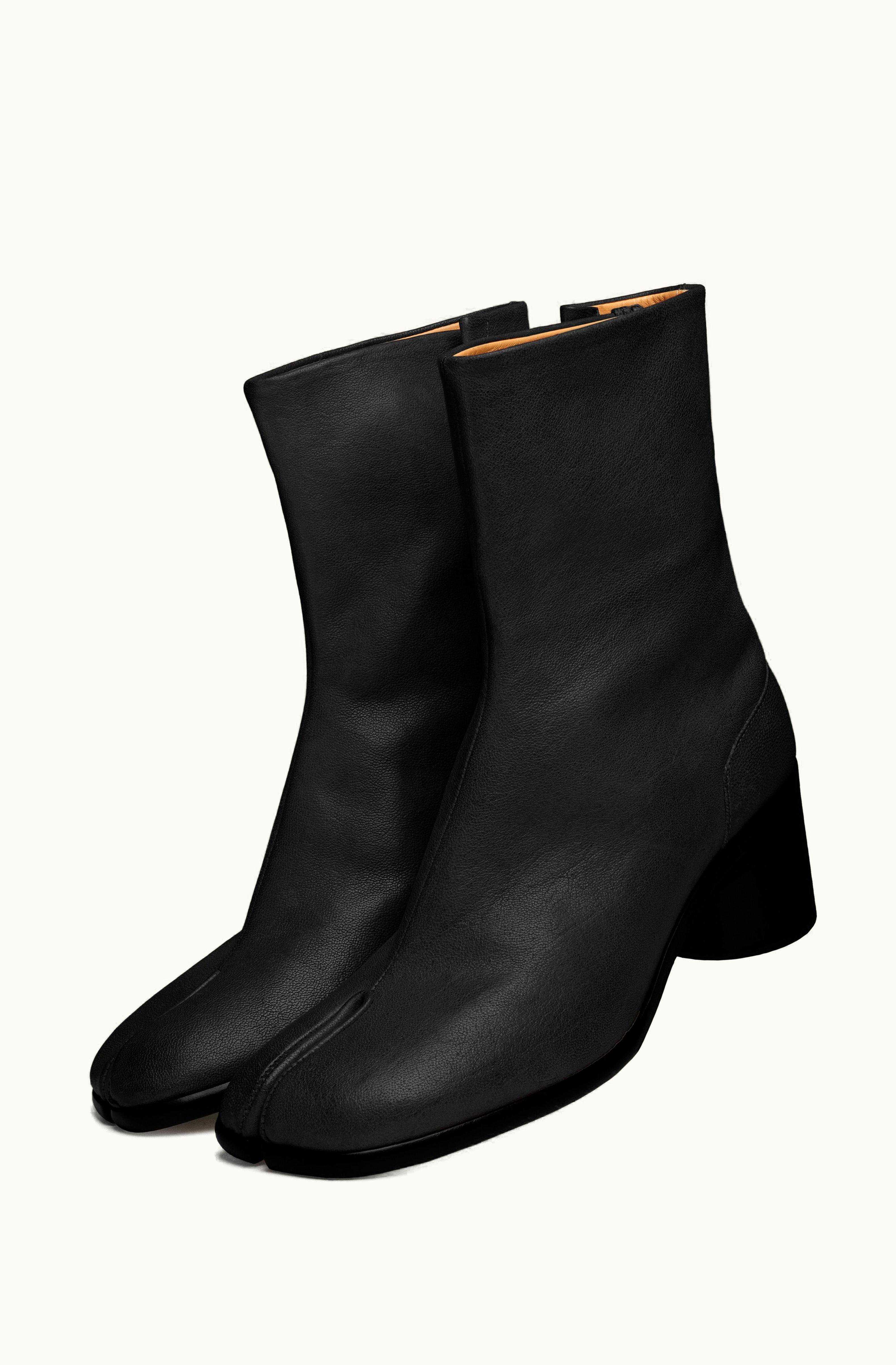 Maison Margiela Maison Margiela Tabi Leather Ankle Boots Nutmeg Black