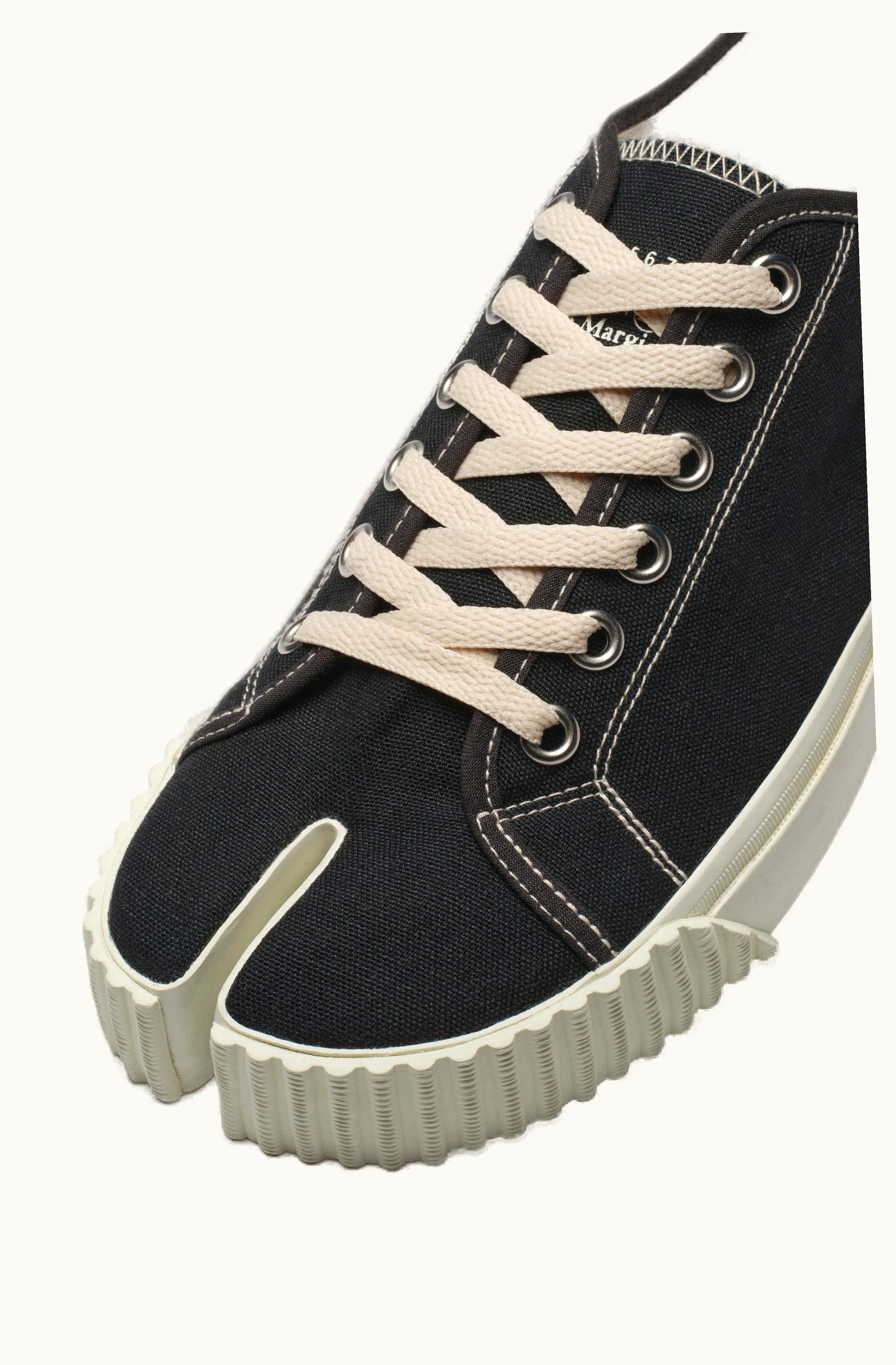 Maison Margiela Maison Margiela Tabi Sneakers Black With White Sole Black And White